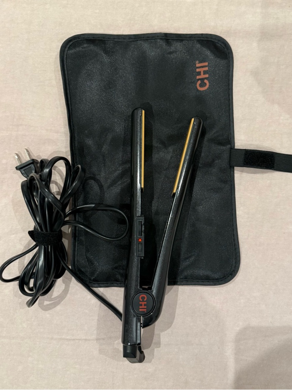 CHI Black Hair Straightener with Travel Pouch - Black